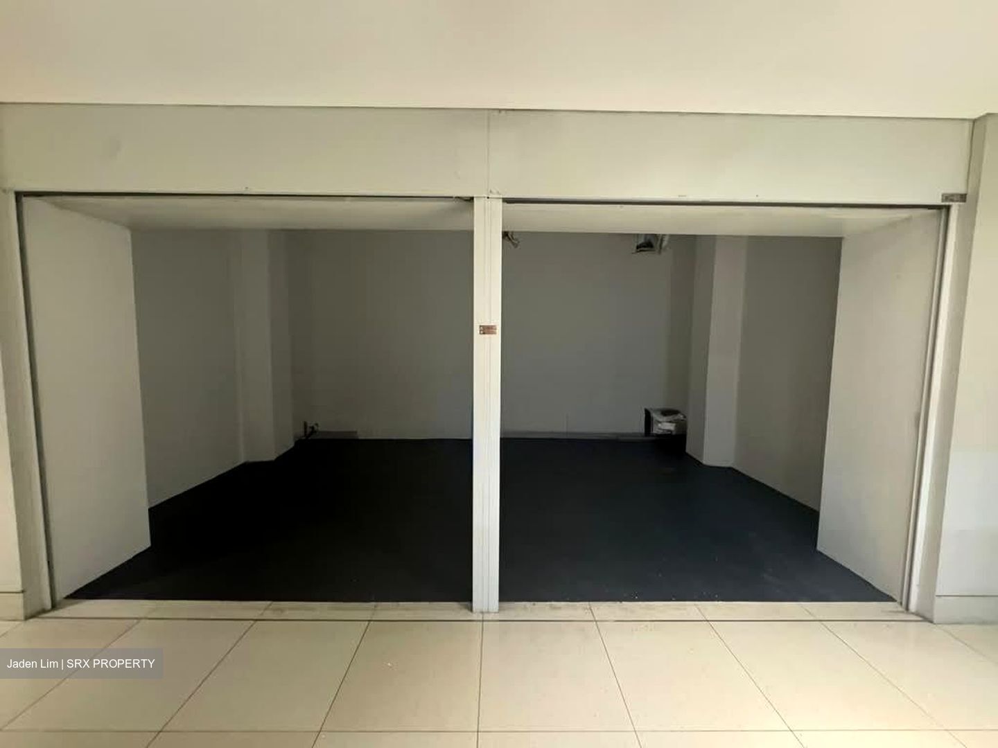 Kitchener Complex (D8), Office #588629801